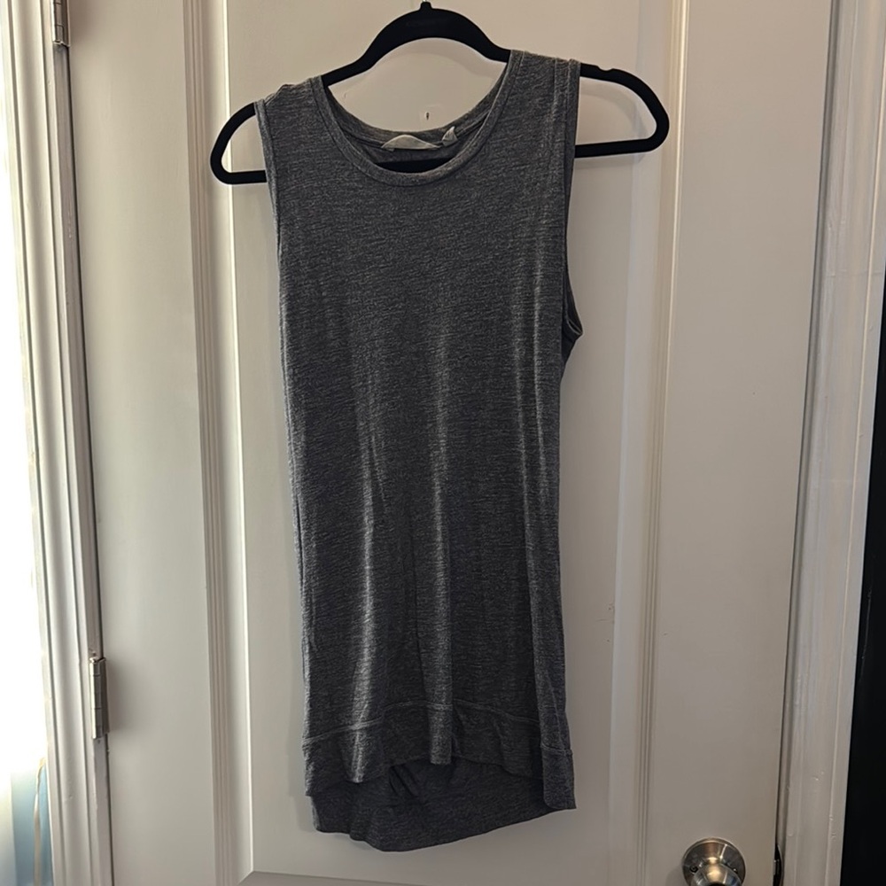 Athleta Gray Sleeveless Muscle Tee